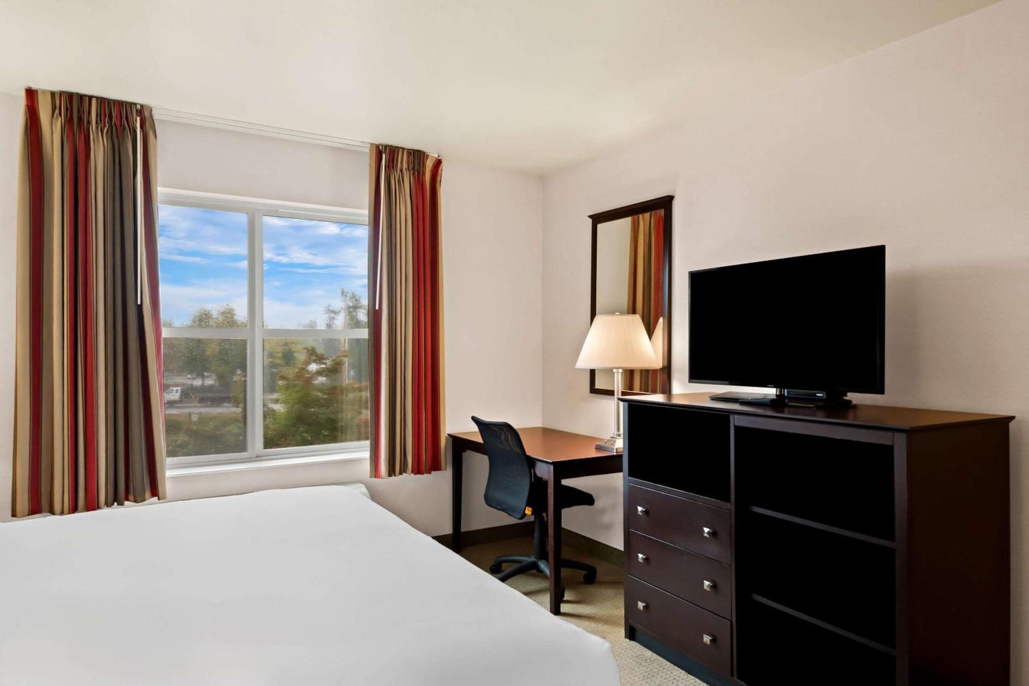 Comfort Inn & Suites Creswell Exteriér fotografie