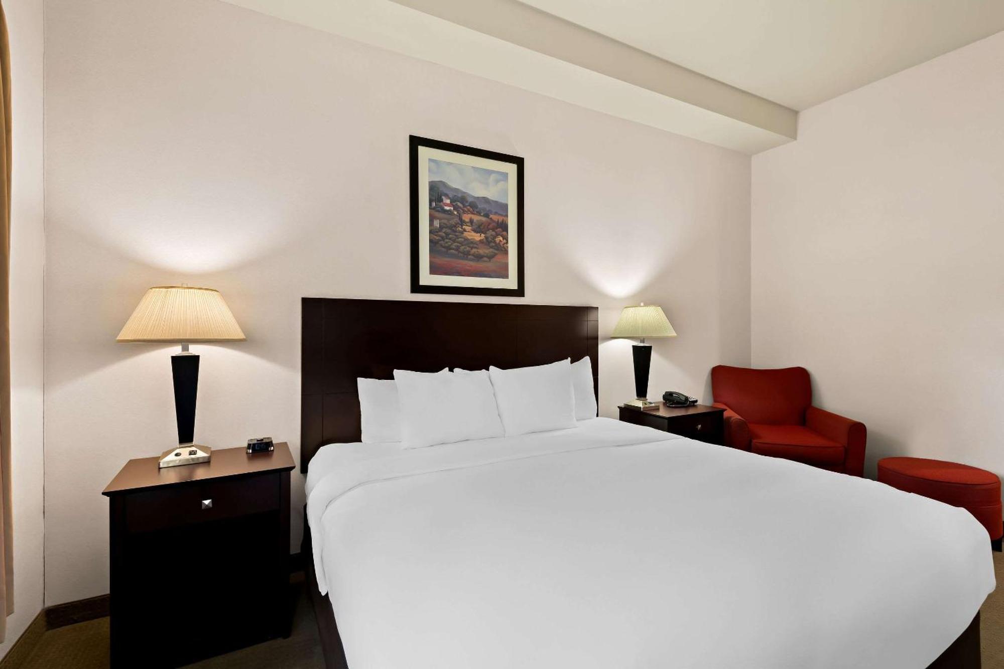 Comfort Inn & Suites Creswell Exteriér fotografie