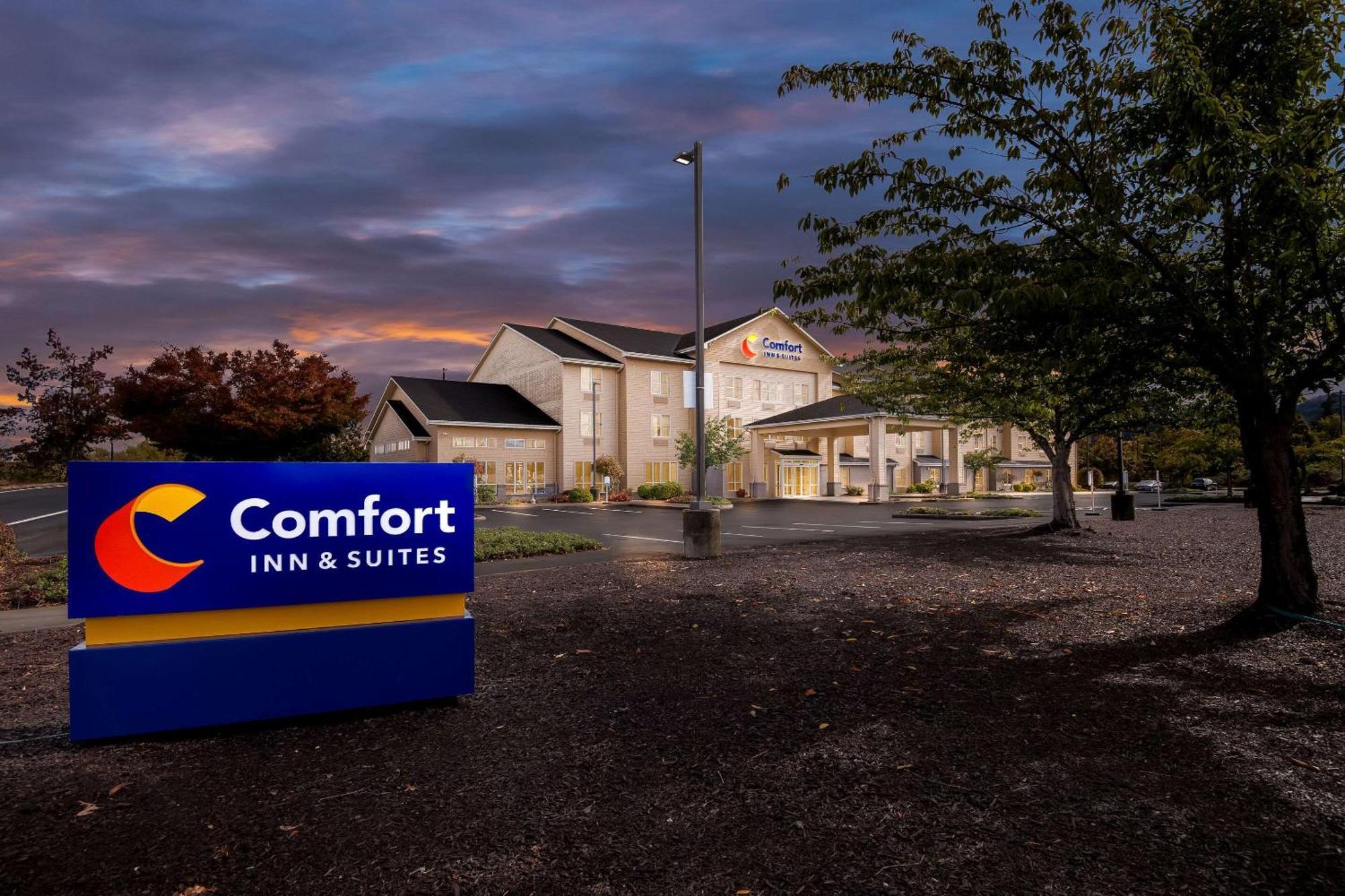 Comfort Inn & Suites Creswell Exteriér fotografie